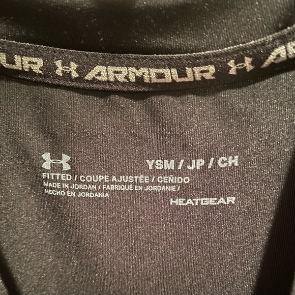 Boys Under Armour Shirt Size Small - Picture 7 of 8